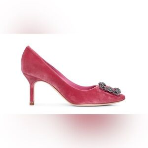 MANOLO BLAHNIK
Hangisi 70 velvet pink pumps